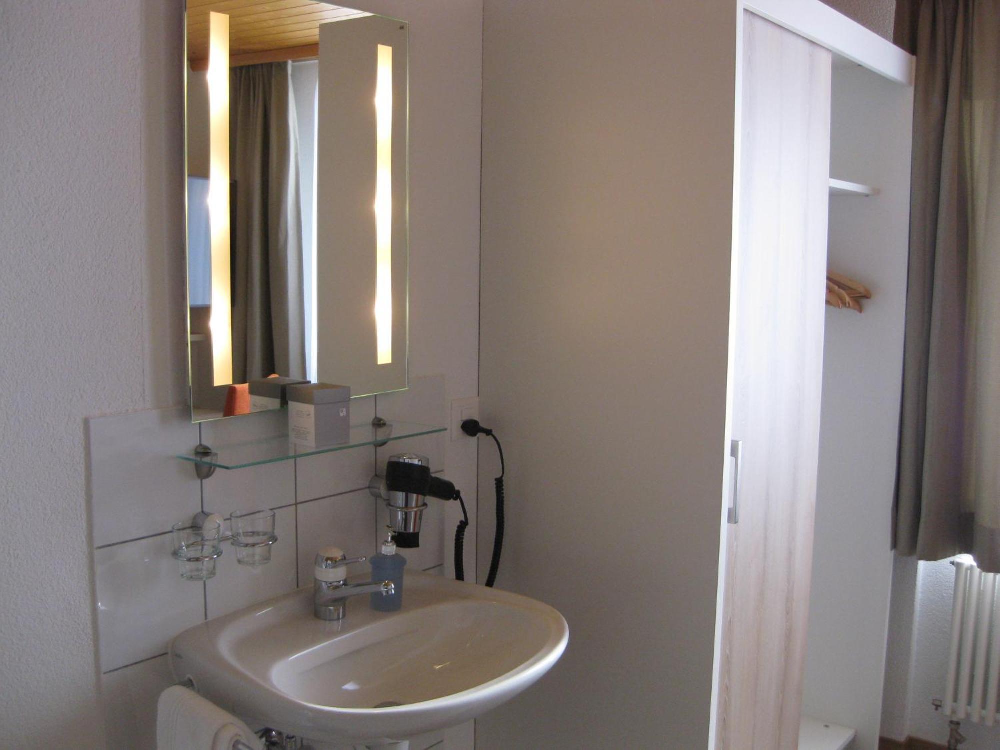 Hotel Hubertus Obergesteln Phòng bức ảnh